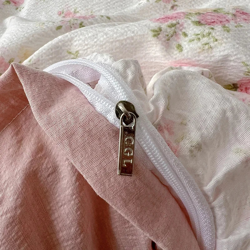 flower patterned ruffley duvet set