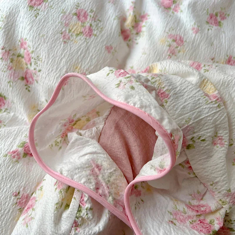 flower patterned ruffley duvet set