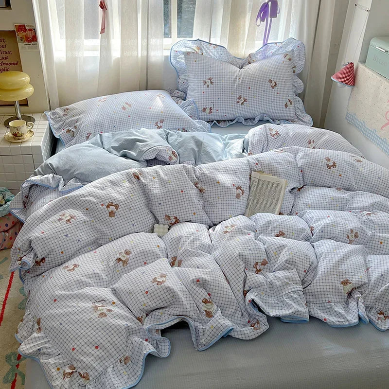 flower patterned ruffley duvet set