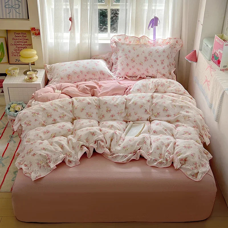 flower patterned ruffley duvet set